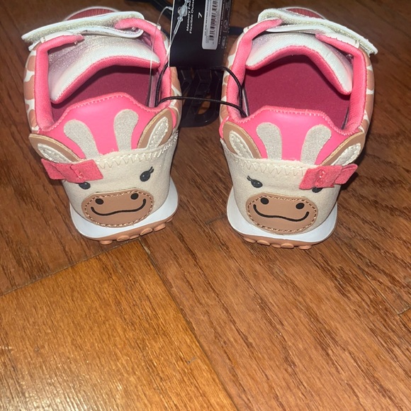 NWT Pink/tan Giraffe toddler shoes size 11 - Picture 2 of 3